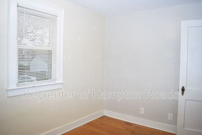 Building Photo - 1303 Tallwood St