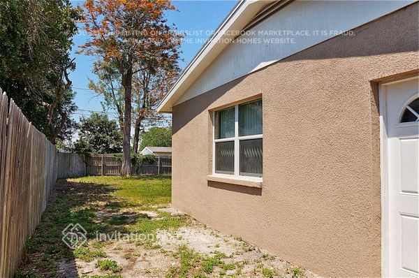 Building Photo - 6525 34th Ave N