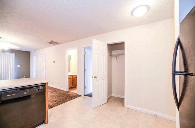 Interior Photo - Cardinal Creek