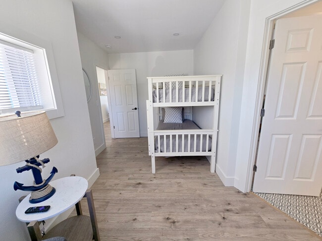 Building Photo - 121 S Miller St