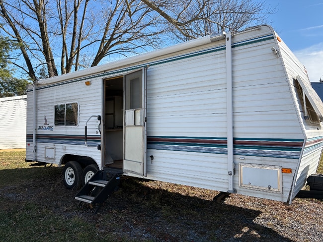 Building Photo - 146 Smokey Ln