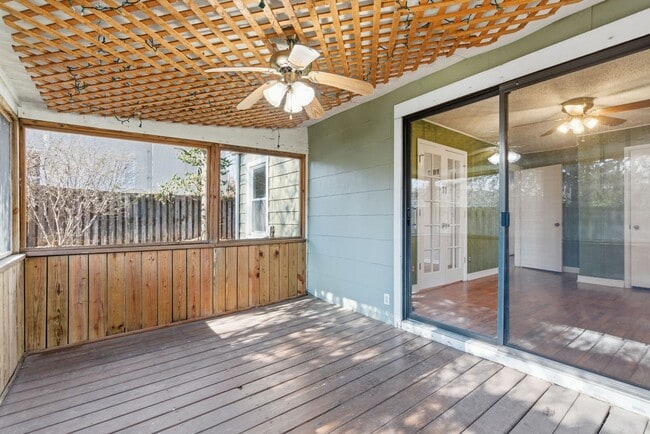 Building Photo - 1354 E Walnut St