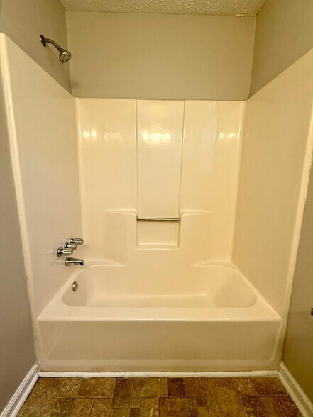 Building Photo - 799 Joseph Club Dr SW