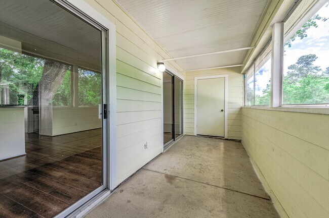 Building Photo - 14515 Wunderlich Dr