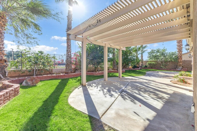 Building Photo - 83107 Greenbrier Dr