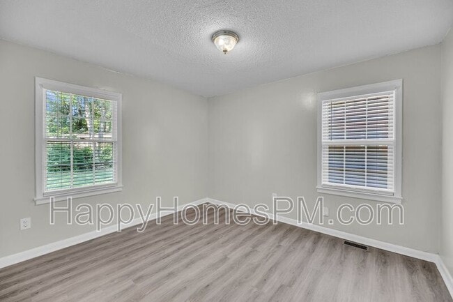 Building Photo - 313 Curtiss Ave