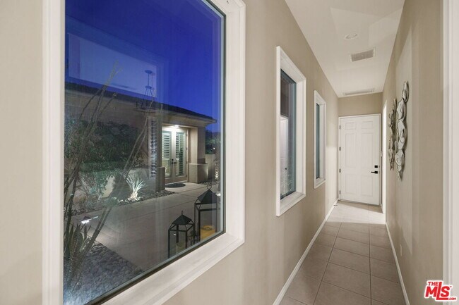 Building Photo - 4 Cartier Ct