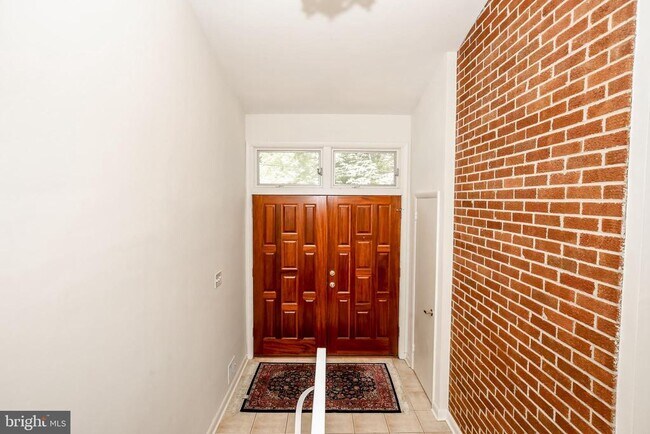 Building Photo - 8401 Beech Tree Rd