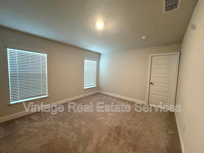 Building Photo - 36140 Trinity Glade Rd