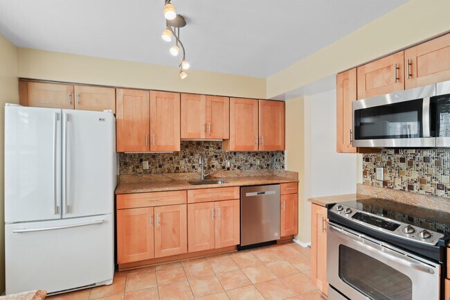 Building Photo - 9913 Longford Ct