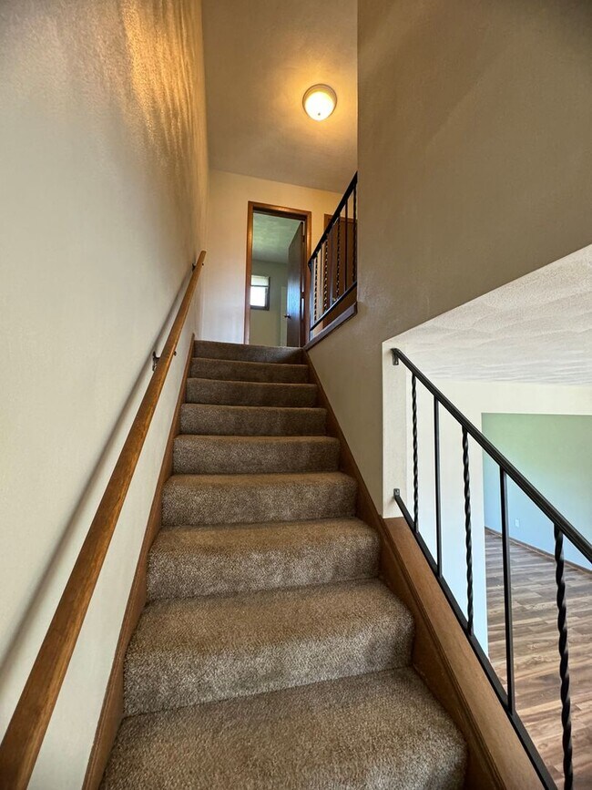 Building Photo - HM 3302-3304 W. 18th