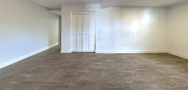 Building Photo - 2928 W Elrod Ave