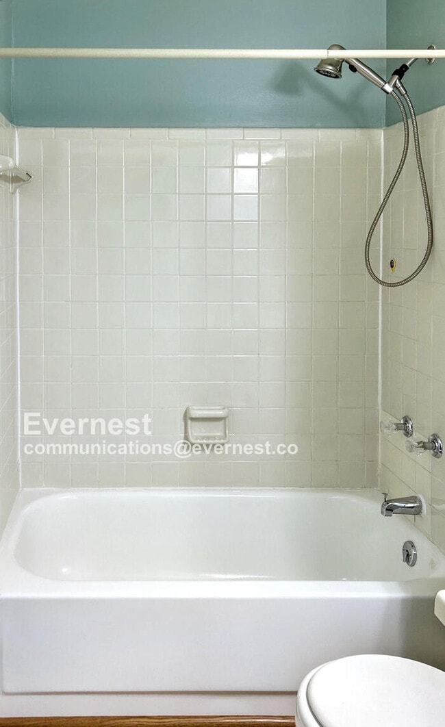 Building Photo - 1524 Township Cir