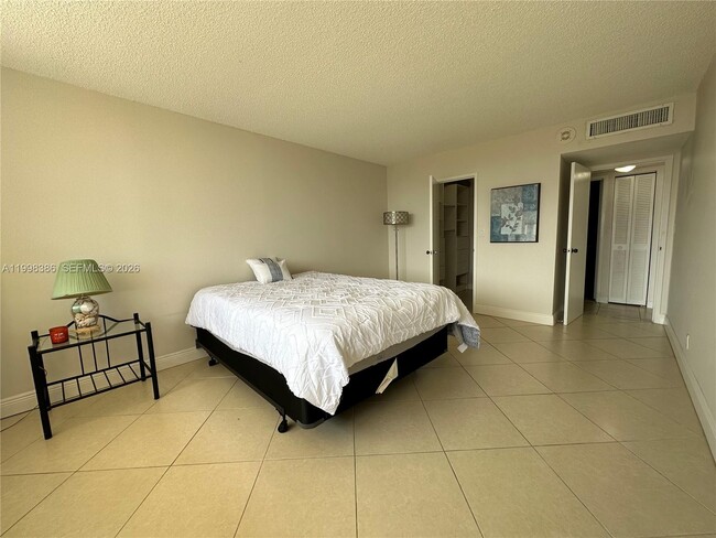 Building Photo - 3180 S Ocean Dr