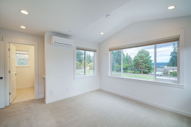 Building Photo - 2bd/1.75ba Kirkland House