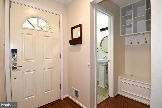 Building Photo - 5920 Langton Dr