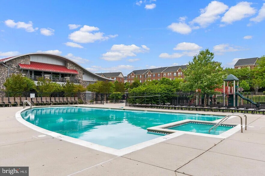 Building Photo - 15240 Torbay Way