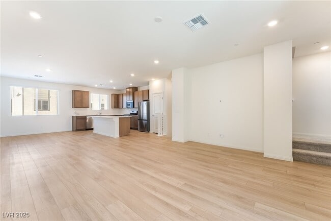 Building Photo - 9237 Soho Sky Ct