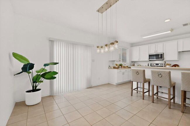 Building Photo - 6212 Topsail Dr