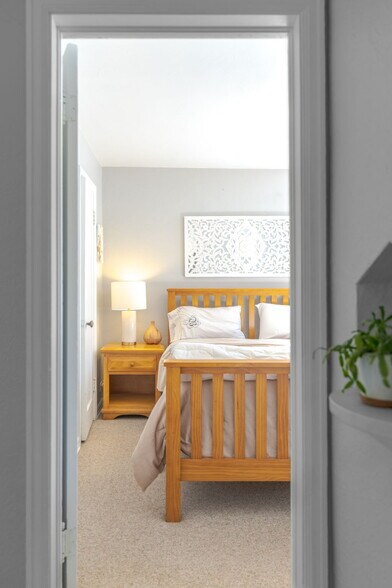 Building Photo - 2731 S Sherman St