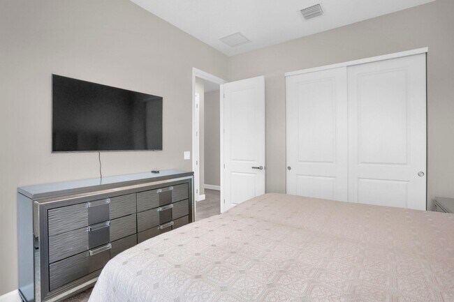 Building Photo - 15866 Orchard Dr