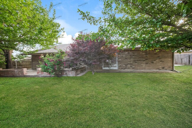 Building Photo - 608 Westridge Ct