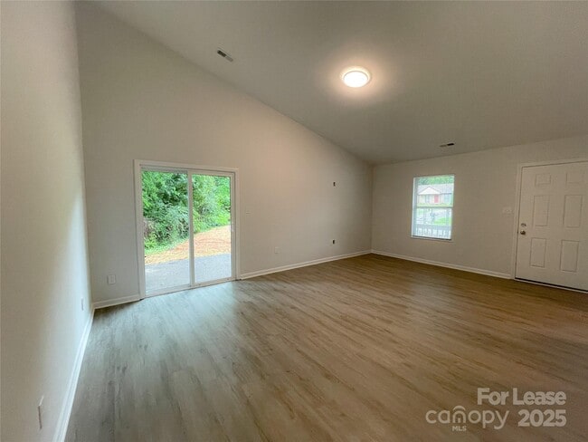 Building Photo - 7135 Ludwig Dr