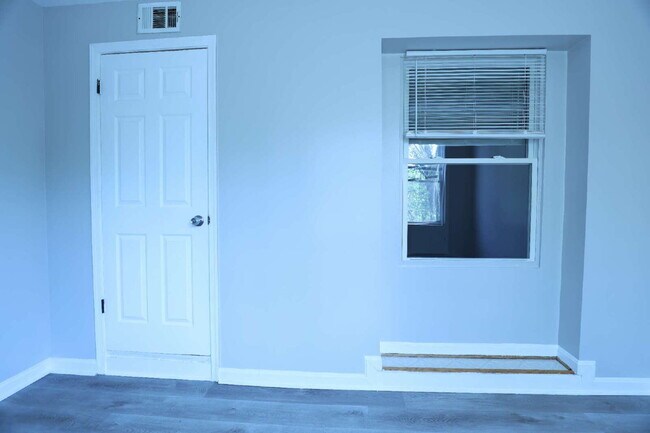 Building Photo - Welcome Home!