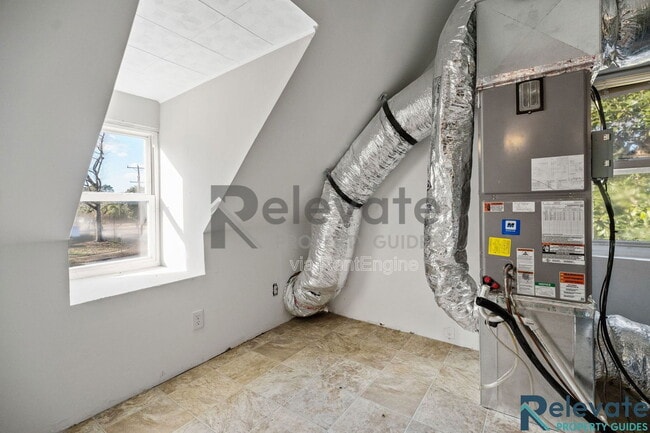 Building Photo - 4005 Peregrine Rd