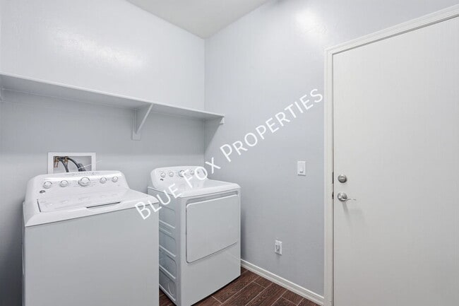 Building Photo - 8670 N Genoa Ct