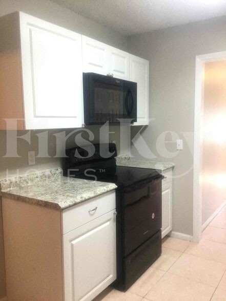 Building Photo - 3637 Ave Montresor