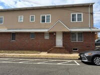 Building Photo - 700 W Camplain Rd