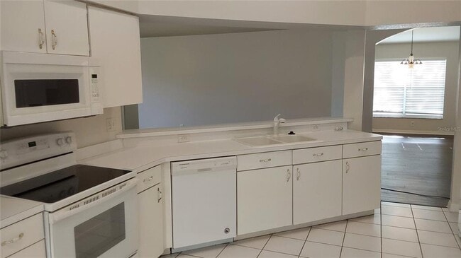 Building Photo - 1932 Grenville Ct