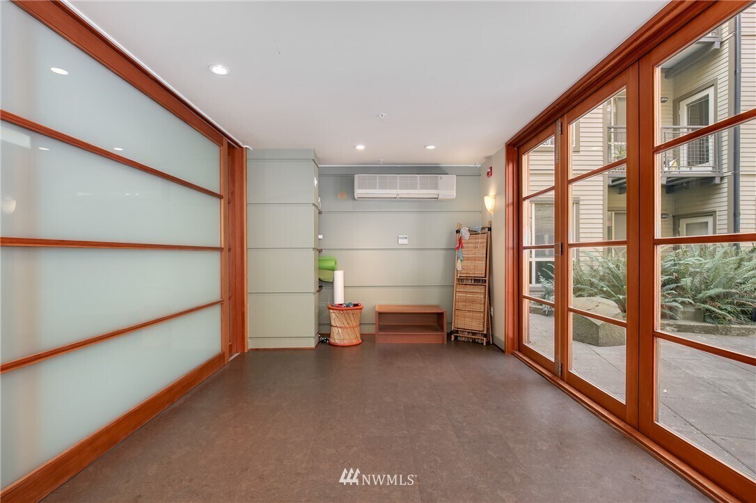 Building Photo - 1607 15th Ave