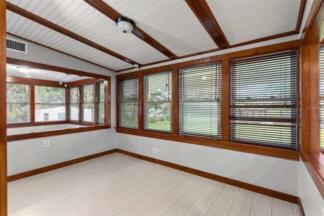 Building Photo - 10519 Bridgewood Dr