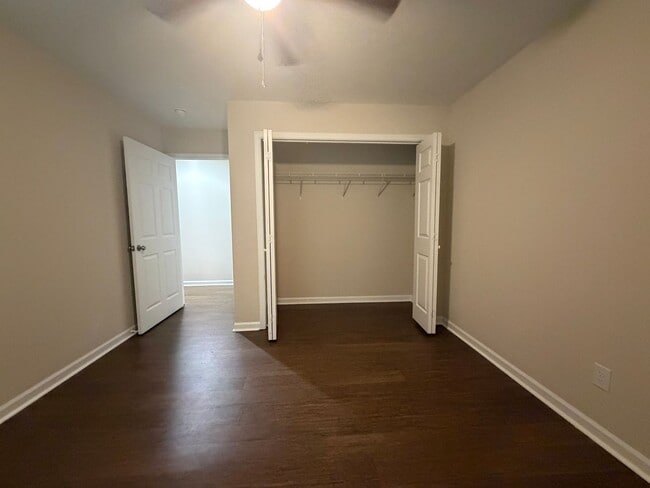Building Photo - New Home! 4/2!