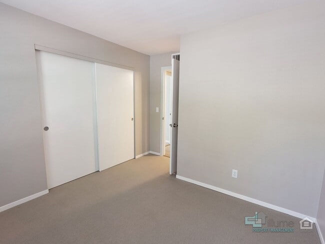 Building Photo - 4TH OF JULY 1-MONTH FREE SPECIAL! Renovated 2 Bd/2 Ba Condo w/parking
