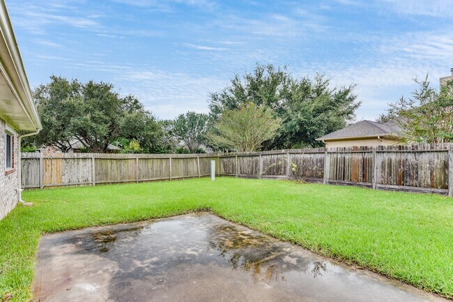 Building Photo - 317 Vantage Pointe Cir