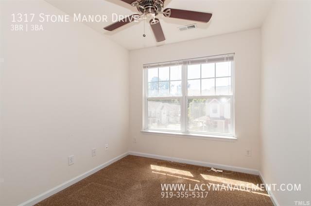 Building Photo - 1317 Stone Manor Dr