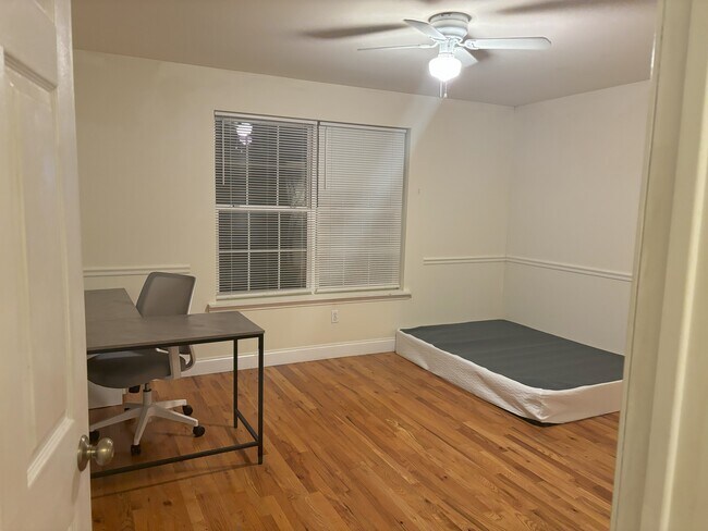 Building Photo - 2015 N 16th St