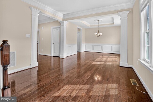 Building Photo - 24949 Earlsford Dr