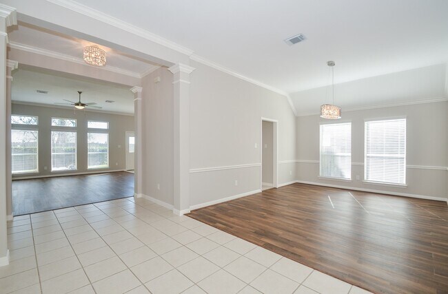 Building Photo - 2123 Thistlerock Ln