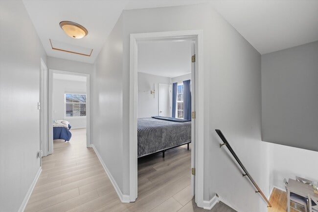 Building Photo - 2211 Carpenter Ave