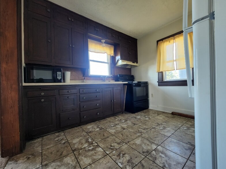 Kitchen - 265 19th Rd