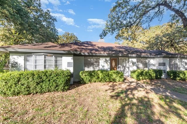 Building Photo - 210 Oak Forest Trail