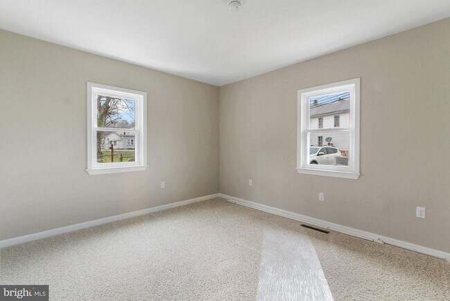 Building Photo - 1144 3rd St