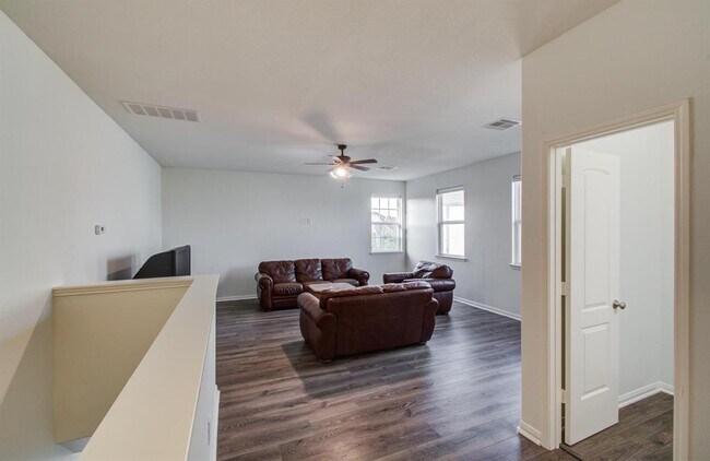 Building Photo - 4639 Regal Shadow Ln
