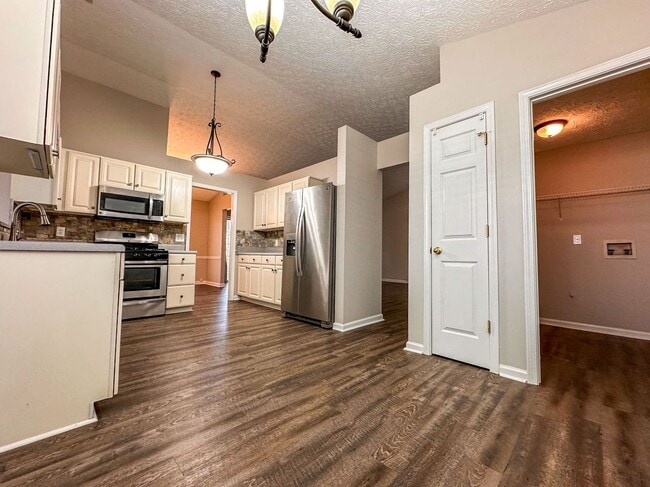 Building Photo - 3552 Plum Creek Trail NW