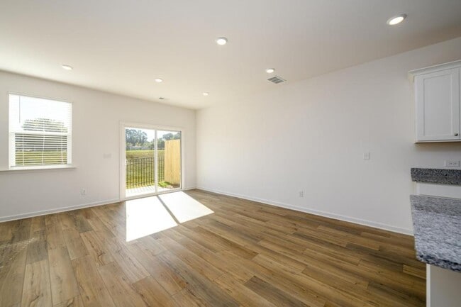 Building Photo - 2559 Adventure Wy