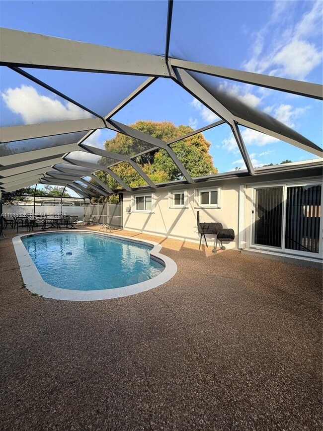 Building Photo - 775 NW 177th Terrace